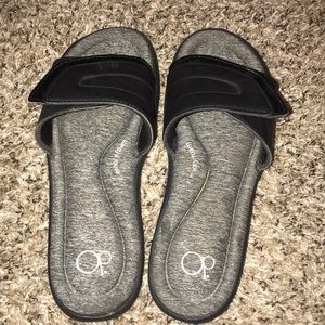 Lightly worn Op slides!